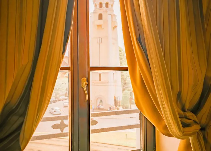 Joy Luxury Living In Heart Of Apartment