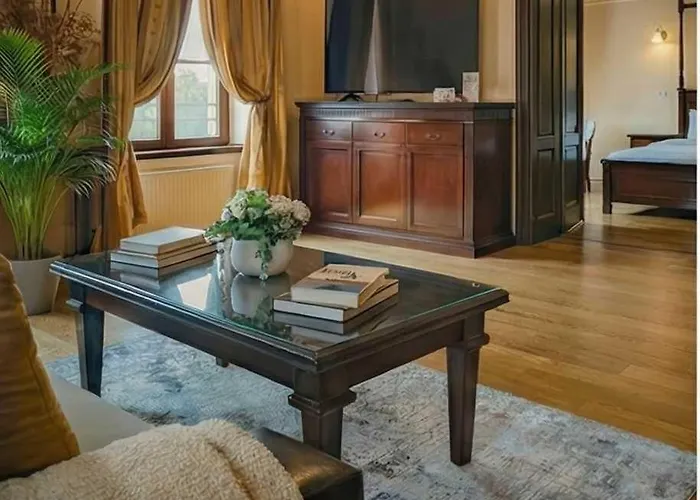 Joy Luxury Living In Heart Of Apartment